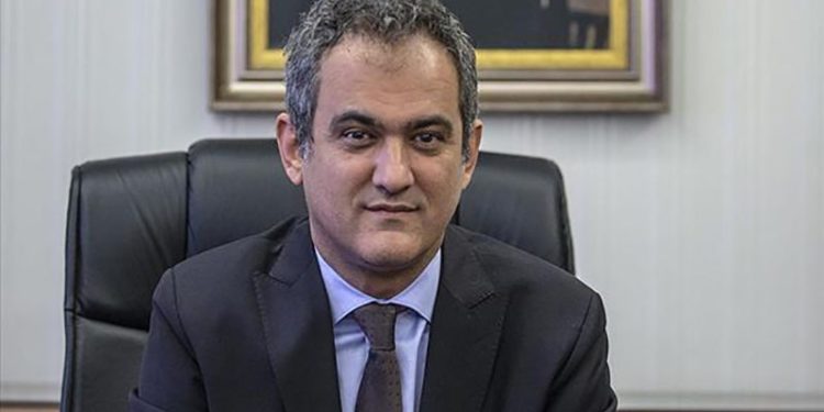 Bakandan savunma: Bazı vakıf ve derneklerle yapılan iş birliğinin amacının eğitimde kaliteyi artırmak