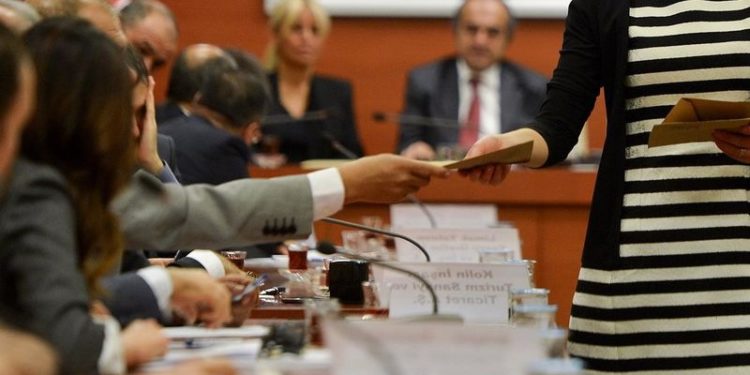 Bakanlıkta ihale 'tezgahı': Ucuz ihaleyi iptal edip, daha yüksek fiyata AKP'li isme yakın şirkete verdiler