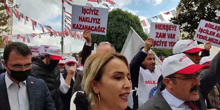 Bakırköy Belediyesi’nin ‘sıfır zam’ teklif ettiği işçiler greve çıktı