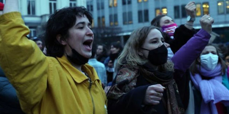 Belçika'da çok sayıda kadın farklı kafelerde içkisine uyuşturucu konularak cinsel istismara uğradı