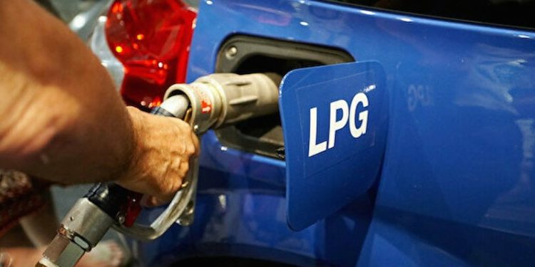 Benzin ve motorinin ardından bir zam da oto gaza geldi