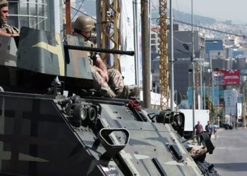 Beyrut patlamasını soruşturan yargıcı protesto edenlere ateş açıldı: En az 6 ölü, onlarca yaralı