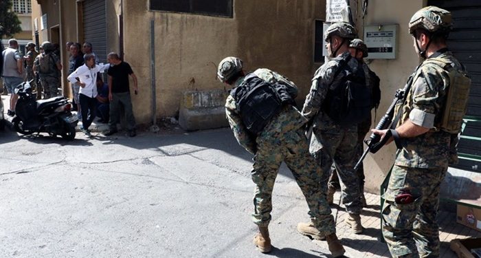 Beyrut’ta gösteri yapan kalabalığa ateş açıldı, 5 kişi hayatını kaybetti