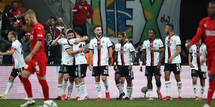 Beşiktaş galibiyeti Güven'le aldı