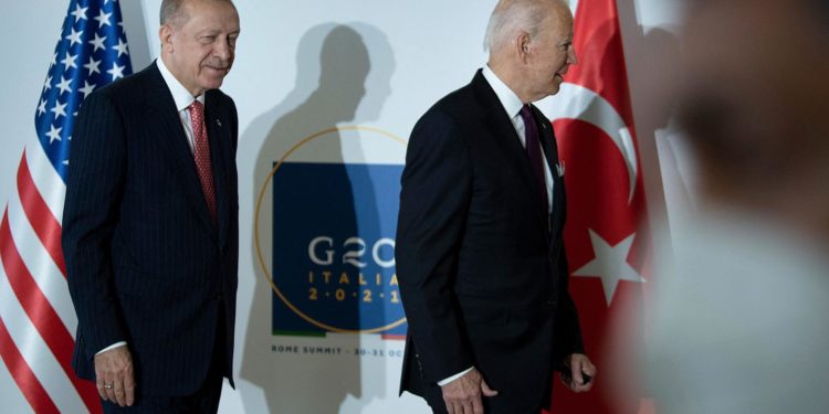 Biden ile Erdoğan arasındaki 1 saatlik görüşmede insan hakları vurgusu