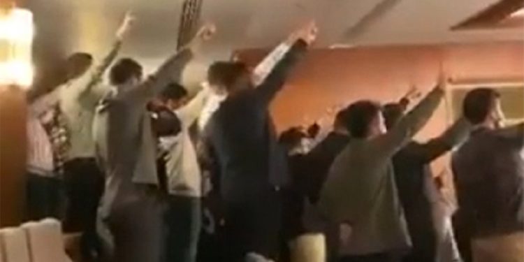 Bilal Erdoğan kürsüdeyken TÜGVA’nın yemin videosu ortaya çıktı: Başkomutan Erdoğan…
