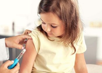 Bilim Kurulu Üyesi Doç. Dr.  Kayıpmaz: Aileler, 12 yaş ve üstündeki çocuklarına aşı yaptırmalı