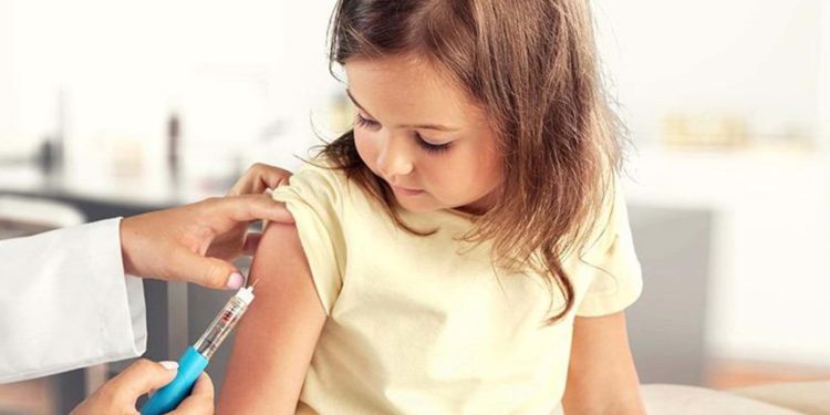 Bilim Kurulu Üyesi Doç. Dr.  Kayıpmaz: Aileler, 12 yaş ve üstündeki çocuklarına aşı yaptırmalı