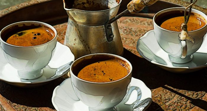 Bir AK Partili yöneticiyle gündem muhabbeti