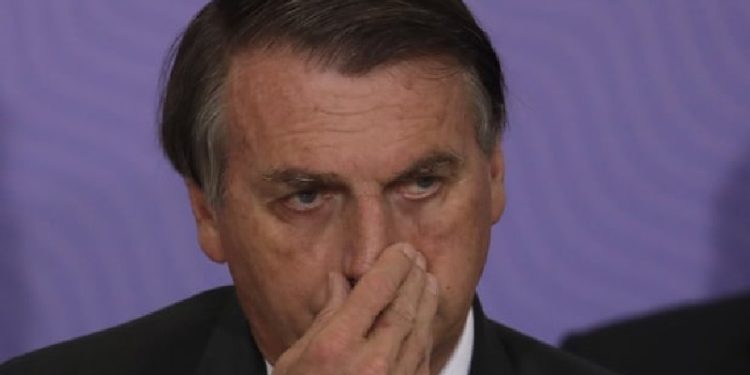 Brezilya Devlet Başkanı Bolsonaro, aşısız olduğu için maça gidemedi; şikayet ederek video çekti
