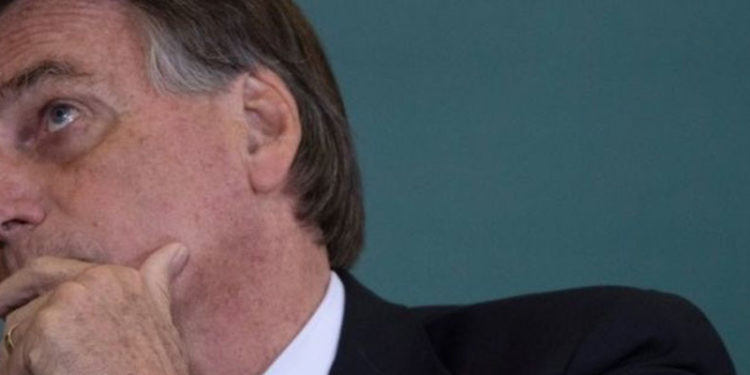 Brezilya hükümetinin salgın politikasına dair Kongre'de yürütülen soruşturmada Bolsonaro'nun cinayetle yargılanması istendi