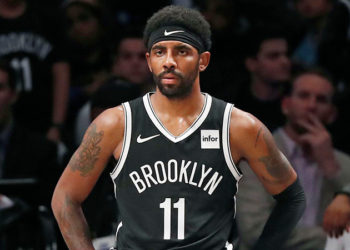Brooklyn Nets, aşı olmayı reddeden Kyrie Irving ile ilgili karar aşamasında