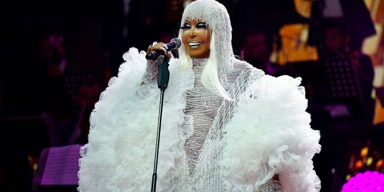 Bülent Ersoy'un orkestra ekibi tahliye edildi