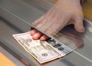 Büyükelçilerin açıklaması sonrası dolar 9,60'a geriledi