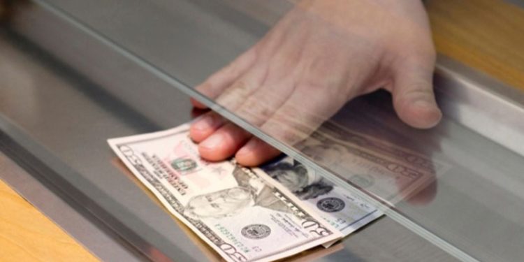 Büyükelçilerin açıklaması sonrası dolar 9,60'a geriledi