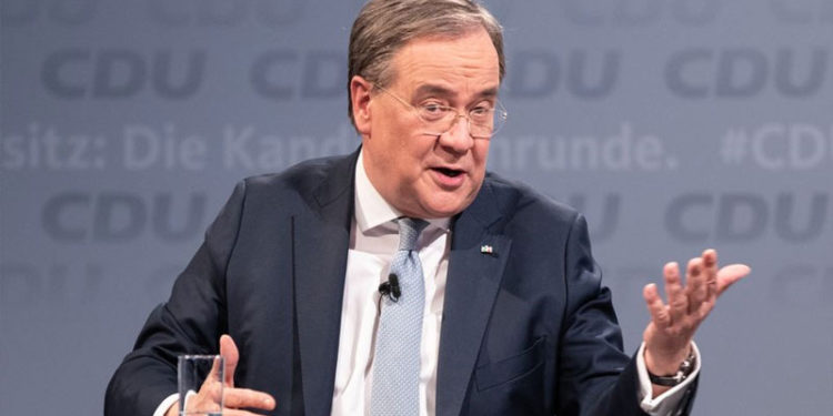 CDU lideri Armin Laschet eyalet başbakanlığından istifa etti