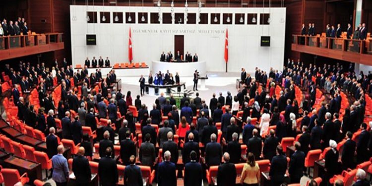 CHP’den MHP’ye ‘asgari ücrette sıfır vergi’ çağrısı: Parlamentoda yeterli sandalye var