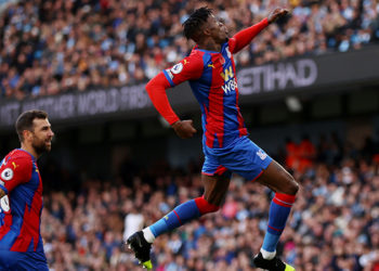 Crystal Palace'a evinde kaybeden Manchester City, zirveden uzaklaştı