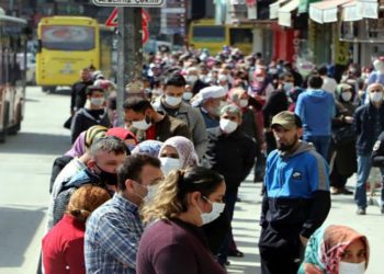 Cumhurbaşkanlığı yıllık programda yer alan veriler: Yoksul aile sayısı 1 yılda 2’ye katlandı