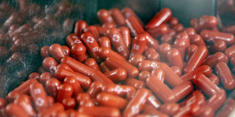 DSÖ öncülüğündeki program, Covid-19'a karşı geliştirilen hapı yoksul ülkelere 10 dolara ulaştırmayı amaçlıyor