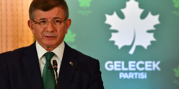 Davutoğlu: Tarihimizin en büyük diplomatik krizini çıkarmak için bu telaş neden?