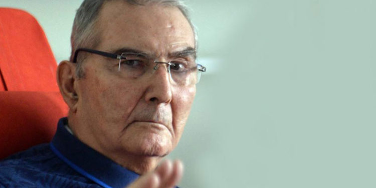 Deniz Baykal'ın vekilliğinin düşürülmesi için başvuru: Görevini ifa edemiyor