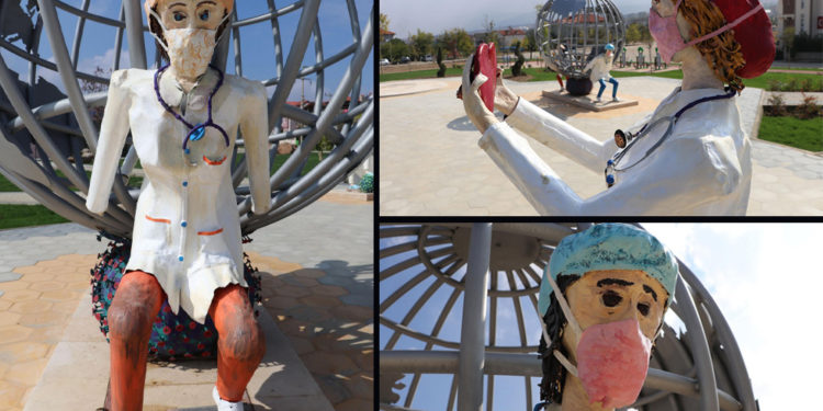 Denizli’de tartışılan sağlık çalışanları heykelleri kaldırıldı