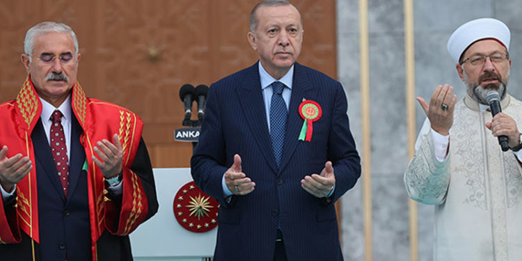 Diyanet İşleri Başkanı Ali Erbaş hakkında suç duyurusu