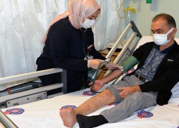 Doktorların 'kesilecek' dediği ayağı, kök hücre tedavisi ile kurtarıldı