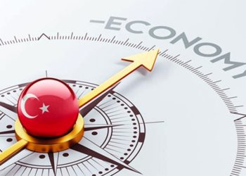 Dolar 9.40'lı seviyelerde: Türkiye bir kaç yıl daha 'yatırım yapılamaz' ülke olarak kalacak