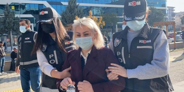 Doçentlik belgesi sahte çıkan profesör tutuklandı