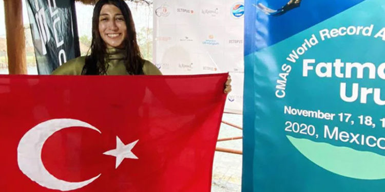 Dünya rekortmeni dalışçı Fatma Uruk: Milli takım kampımda, psikolojik şiddet ve ayrımcılığa maruz kalmaktayım