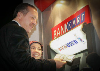 Erdoğan 2022 yılı için maaşını 100 bin TL’nin üzerine çıkardı: ‘İşçiye emekliye cimri, kendine bonkör’