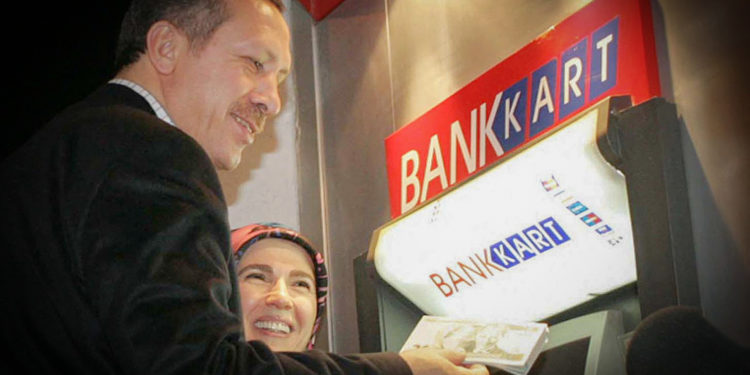 Erdoğan 2022 yılı için maaşını 100 bin TL’nin üzerine çıkardı: ‘İşçiye emekliye cimri, kendine bonkör’
