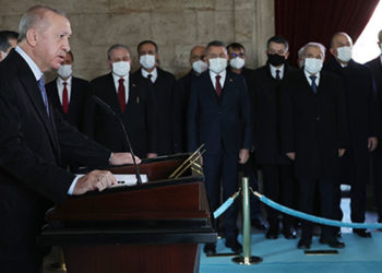 Erdoğan, Anıtkabir Şeref Defteri'ne yazdı: Cumhuriyetimizi 2023 hedefleriyle buluşturmakta kararlıyız