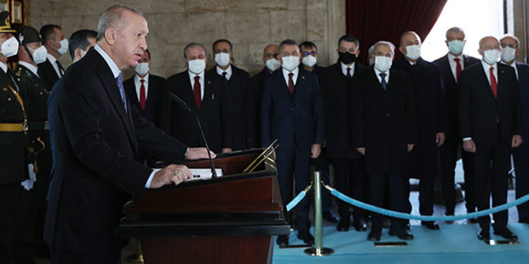 Erdoğan, Anıtkabir Şeref Defteri'ne yazdı: Cumhuriyetimizi 2023 hedefleriyle buluşturmakta kararlıyız