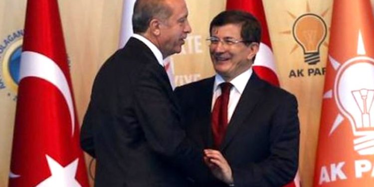 Erdoğan'dan Davutoğlu'na sürpriz açılış daveti