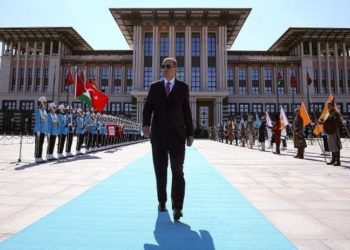 Erdoğan'ın maaşına yapılan zam yetmedi, 415 taşıtı bulunan Saray'a yeni araçlar alınacak