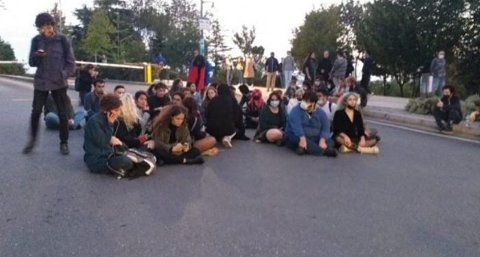 Erdoğan’ın ‘terörist’ dediği Boğaziçili öğrenciler gözaltına alındı