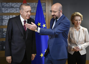 Erdoğan’ın “10 Büyükelçi” çıkışı dünya medyasının manşetlerinde