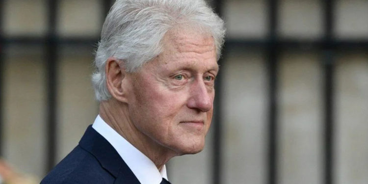 Eski ABD Başkanı Clinton 5 günün ardından hastaneden taburcu edildi