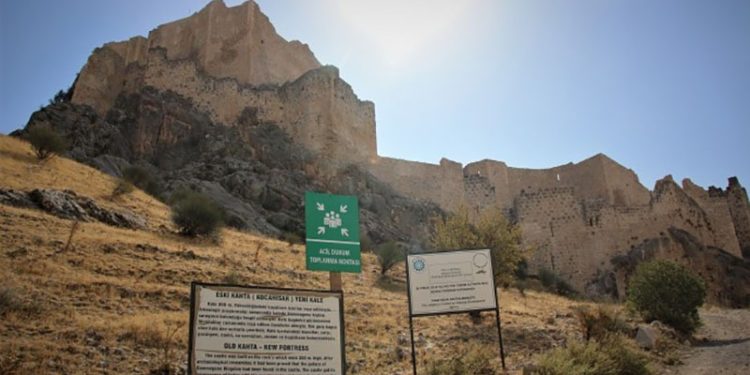 Eski Kahta Kalesi'nde 16 yıldır devam eden restorasyon