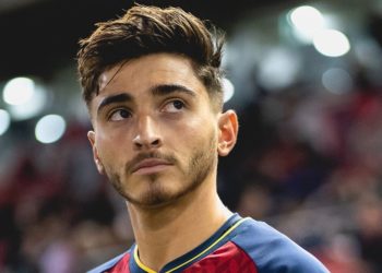 Faal bir futbolcu ilk kez eşcinsel olduğunu açıkladı; "Bana herkesle eşit bir şekilde davranılmasını istiyorum"