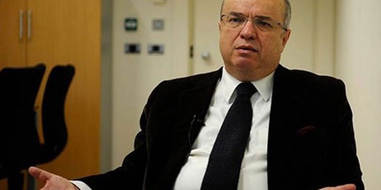 Fehmi Koru: Ayağa batan kıymık türü basit olaylar siyasette de istenmeyen gelişmelere sebep olabiliyordu