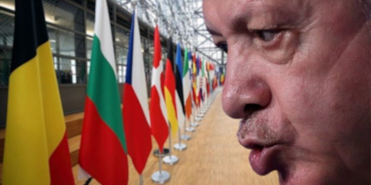 Fehmi Koru: Ülkeler yaptıklarının Viyana Sözleşmesi’ne uyduğunu duyurdu, Türkiye  bunu ‘geri adım’ saydı.