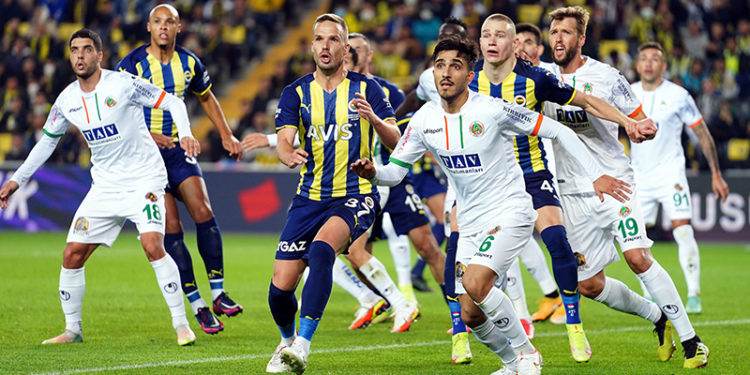 Fenerbahçe, Alanyaspor'a uzatmalarda kaybetti