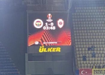 Fenerbahçe-Royal Antwerp maçında Samatta'nın attığı gol skorbordu şaşırttı!