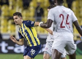 Fenerbahçe, UEFA Avrupa Ligi'nde farklı kaybetti