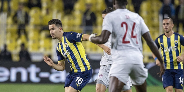 Fenerbahçe, UEFA Avrupa Ligi'nde farklı kaybetti