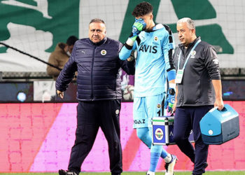 Fenerbahçe'de Altay Bayındır, 3 ay sahalardan uzak kalacak